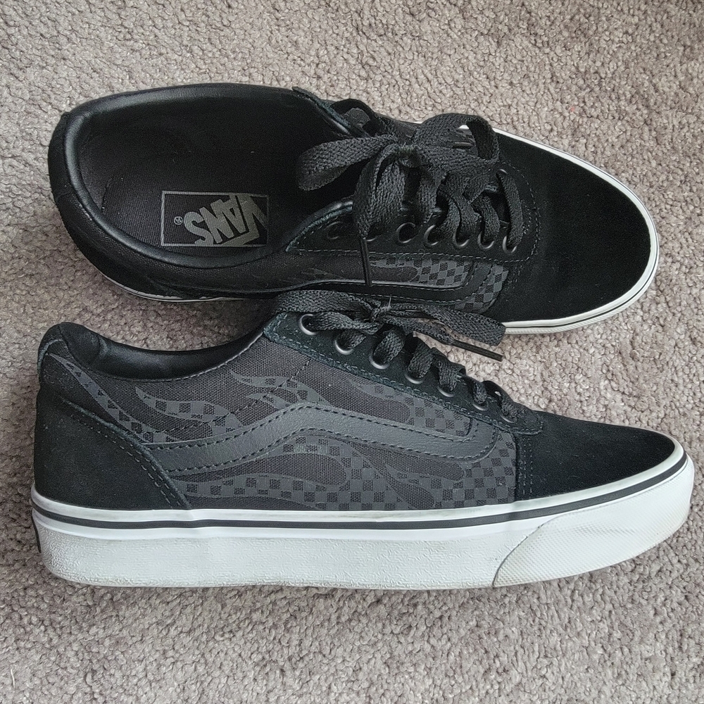 Mens Sizing 7.5 / Womens size 9 - Black Flame Vans
